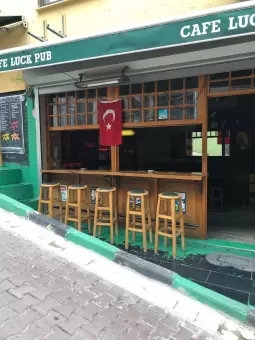 Cafe Luck Pub