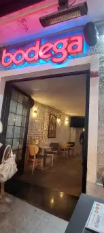 Bodega Cafe & Pub